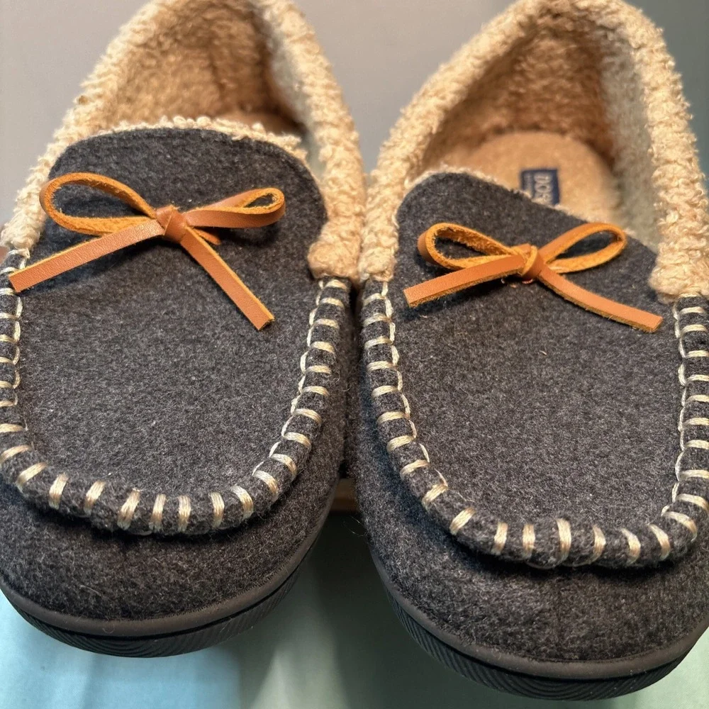 Dockers Boy's Gray Faux Fur Moccasin Slippers Sz M 13-1